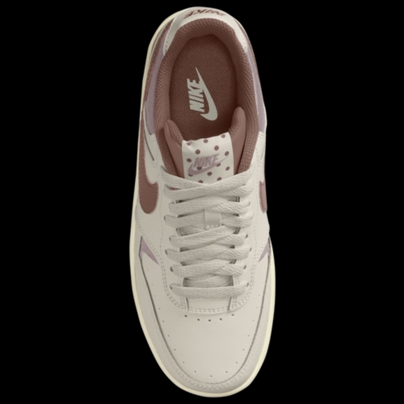 *NEW* Nike Gamma Force Womens 9 Smokey Mauve/Lt Bone/Platinum Violet Sneakers - Picture 3 of 5